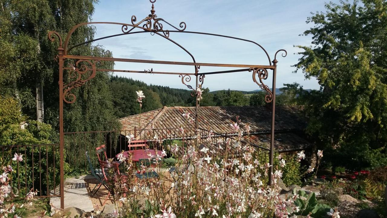 Les Folies De La Serve Ouroux Exterior photo